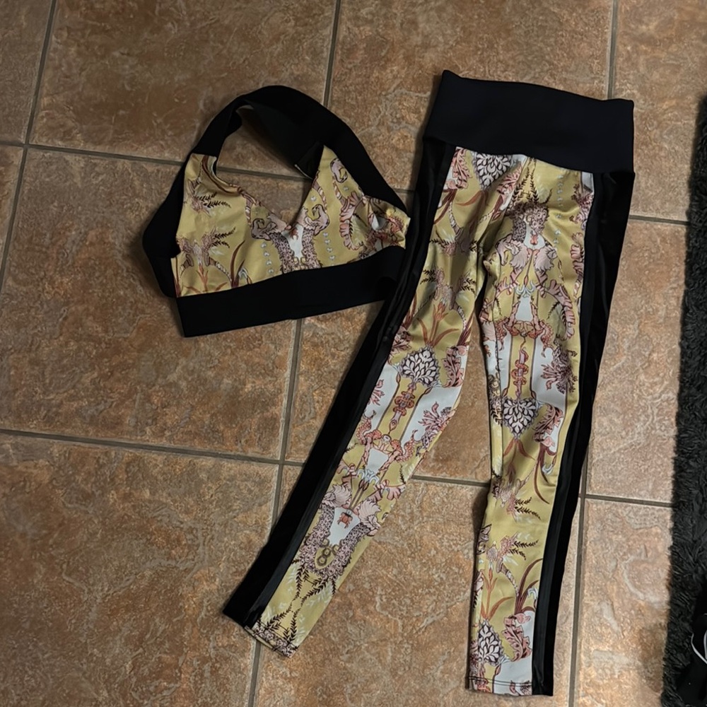 Noli Black and Floral active wear set